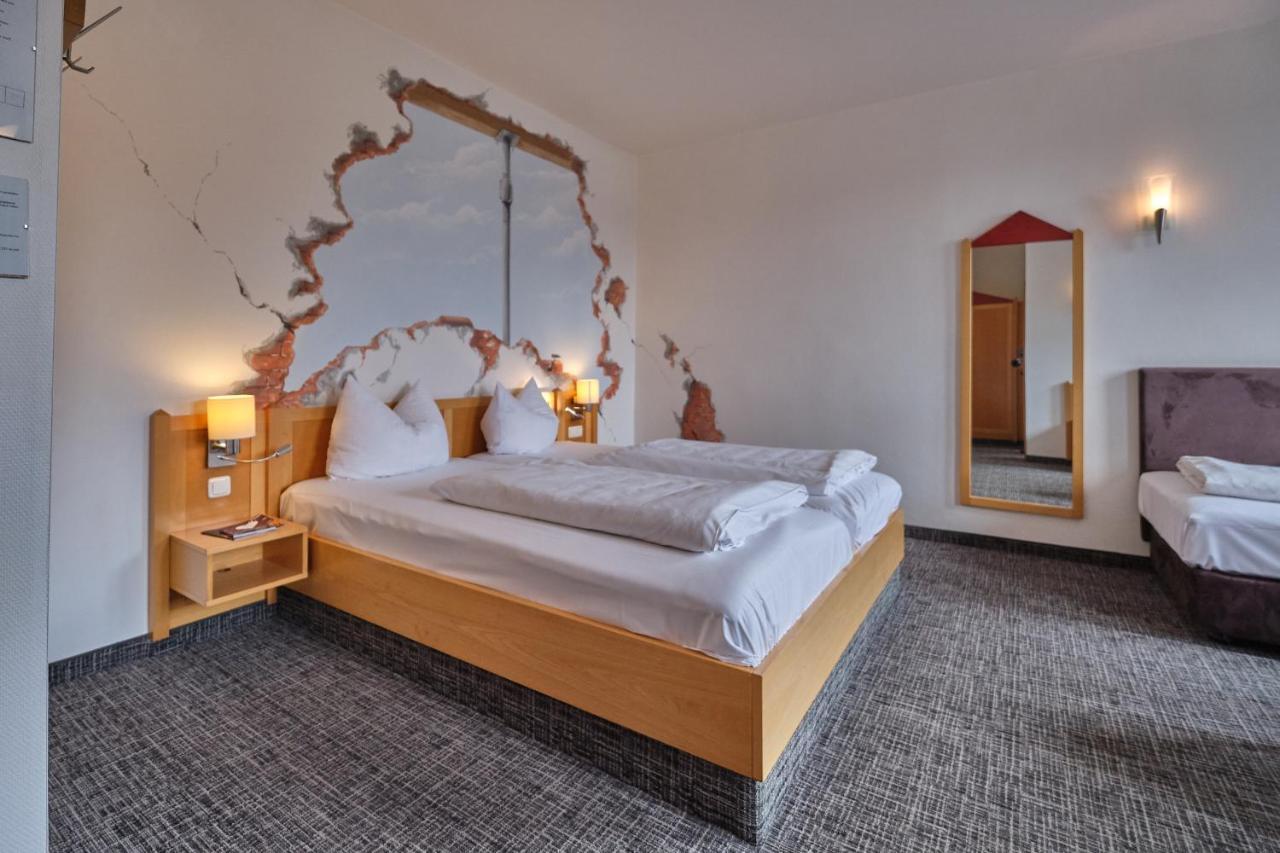 Hotel Roter Hahn Ρέγκενσμπουργκ Εξωτερικό φωτογραφία