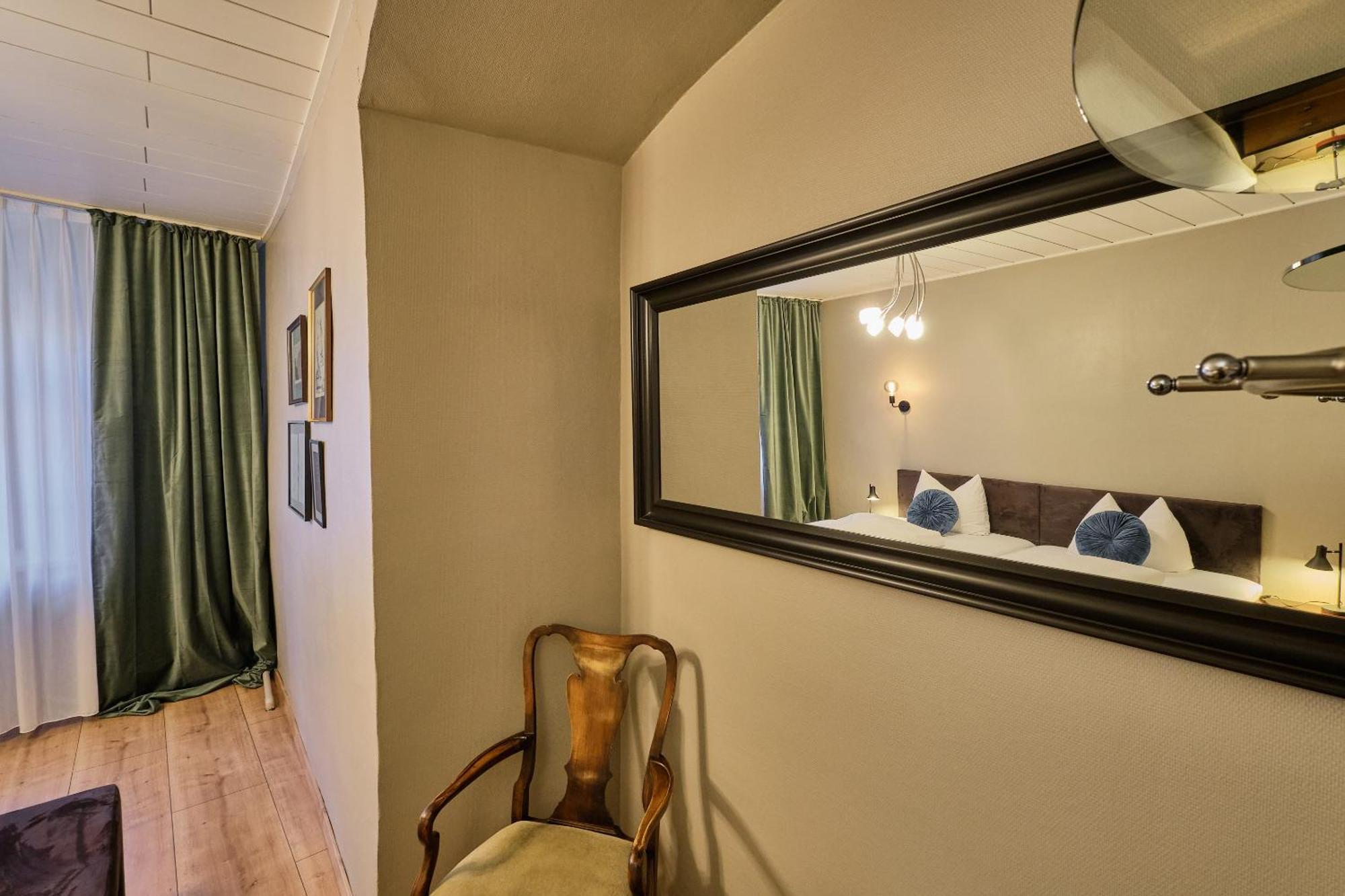 Hotel Roter Hahn Ρέγκενσμπουργκ Εξωτερικό φωτογραφία