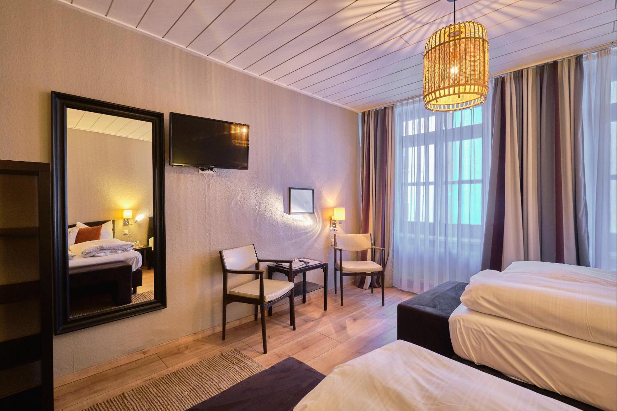 Hotel Roter Hahn Ρέγκενσμπουργκ Εξωτερικό φωτογραφία
