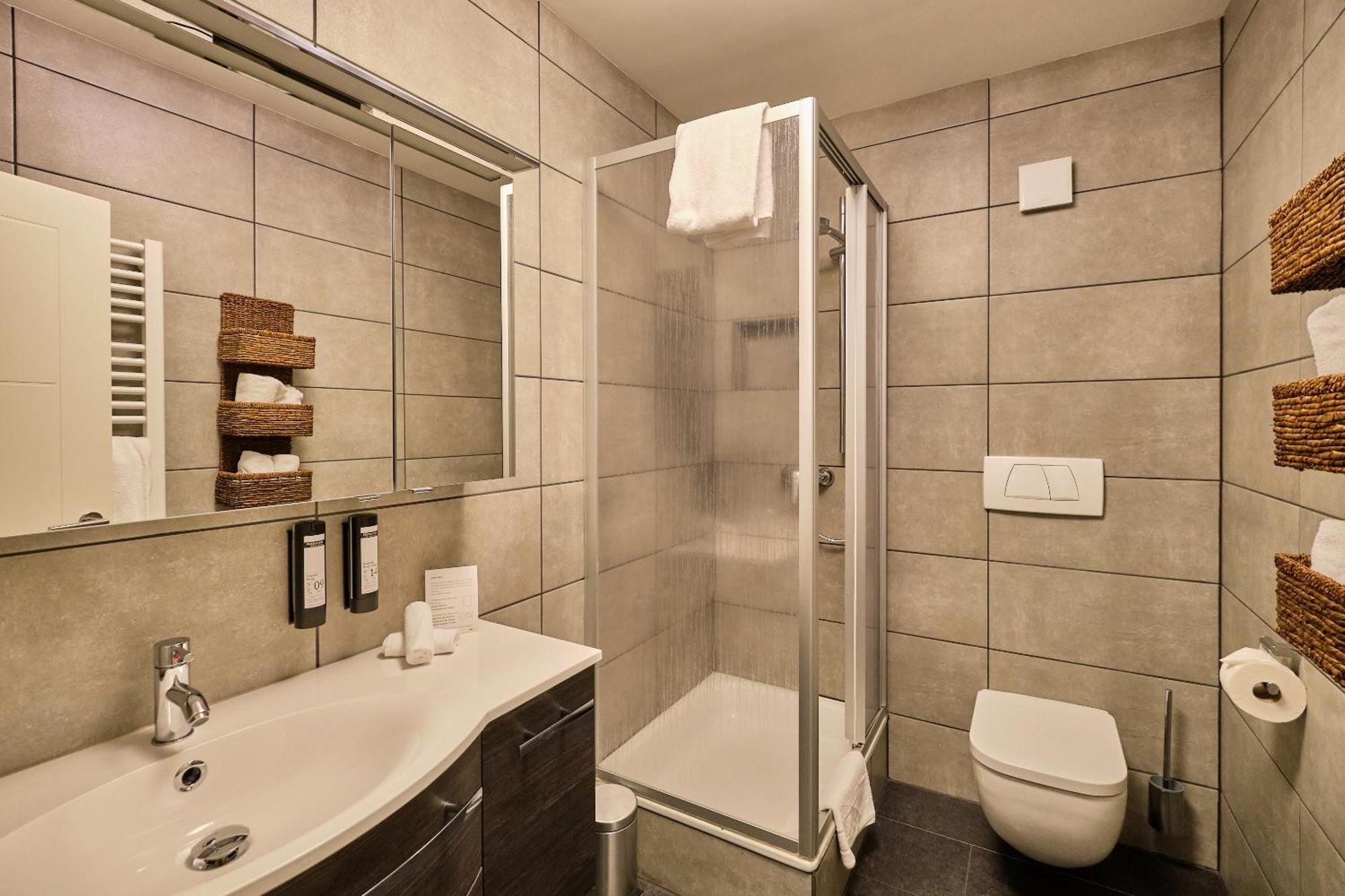 Hotel Roter Hahn Ρέγκενσμπουργκ Εξωτερικό φωτογραφία