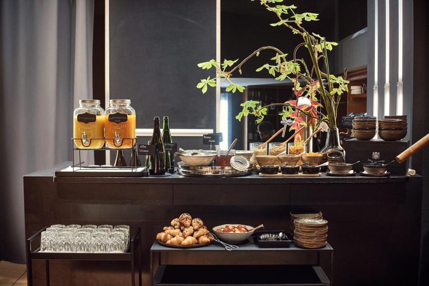 Hotel Roter Hahn Ρέγκενσμπουργκ Εξωτερικό φωτογραφία
